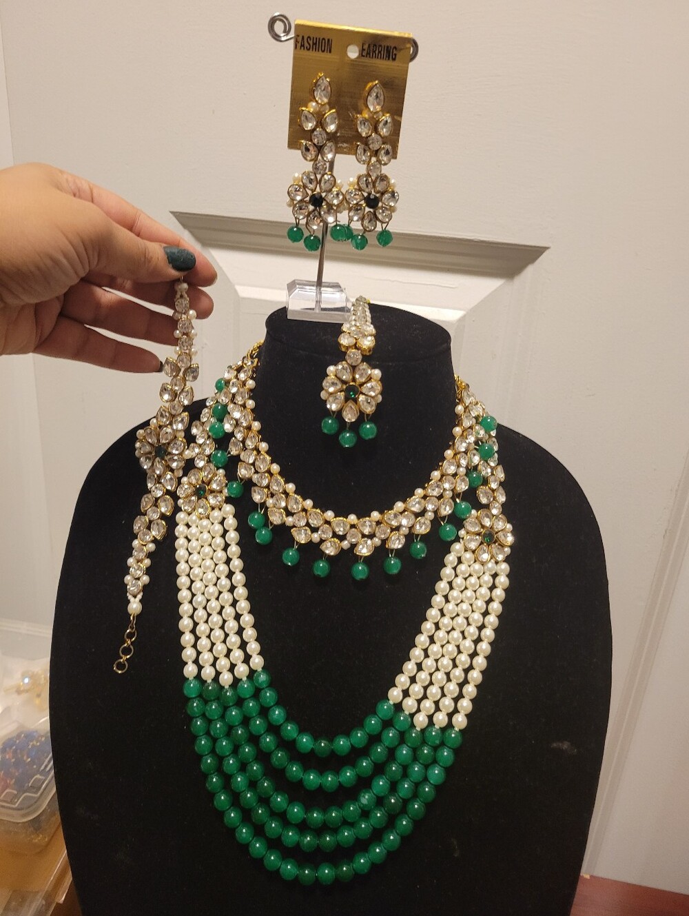 Green and White Beaded Statement Necklace & Earring Set - Fashion